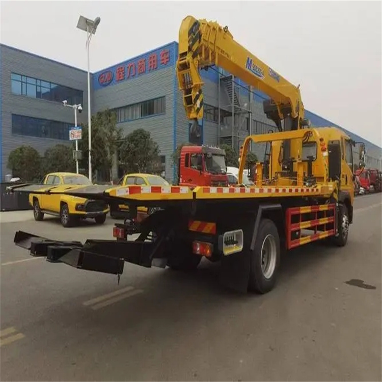 潍城附近小随车吊出租电话，轻松解决搬运烦恼