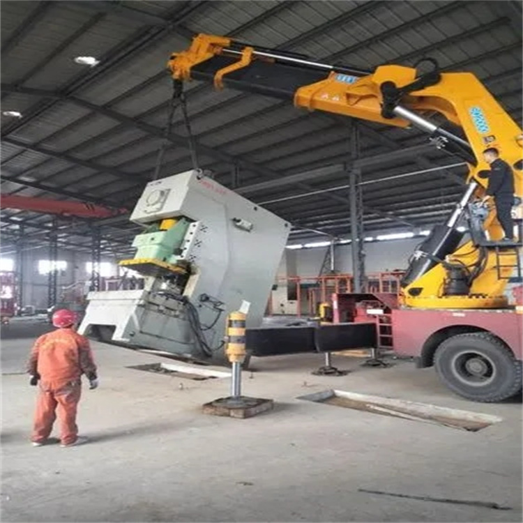 潍城80吨折臂吊车出租附近电话