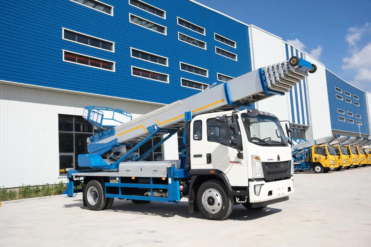 潍城出租云梯车高空作业车 建筑垃圾搬运