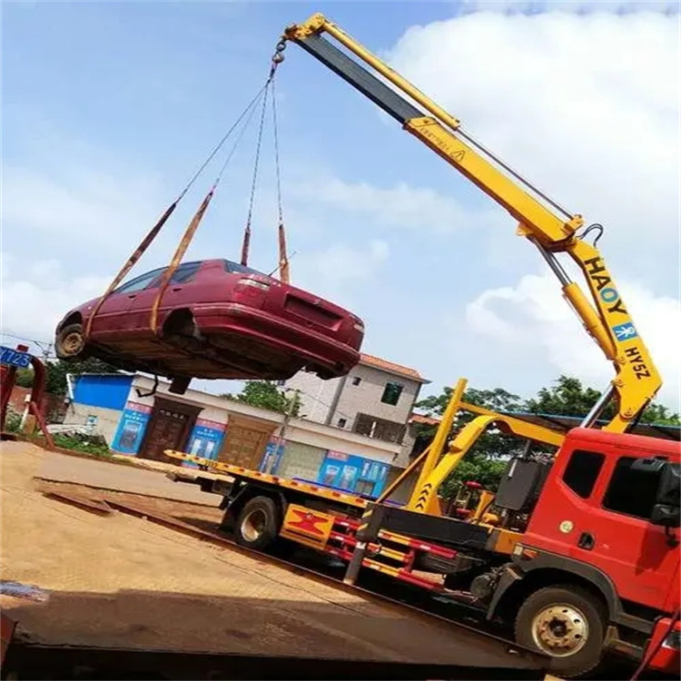 潍城吊车吊汽车的正确方法